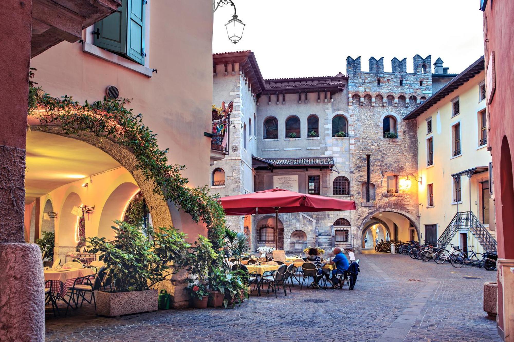 Appartamento Centro Storico Riva 2 - Happy Rentals Екстер'єр фото