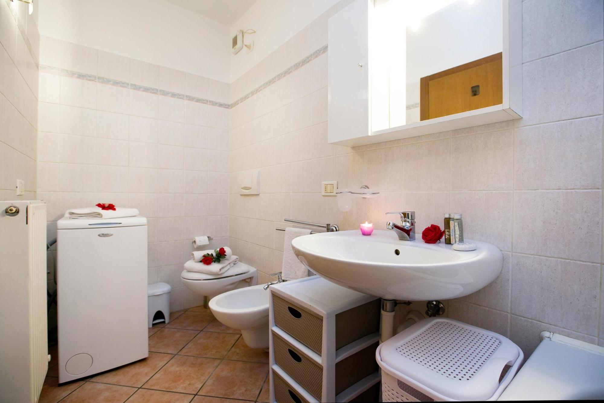 Appartamento Centro Storico Riva 2 - Happy Rentals Екстер'єр фото